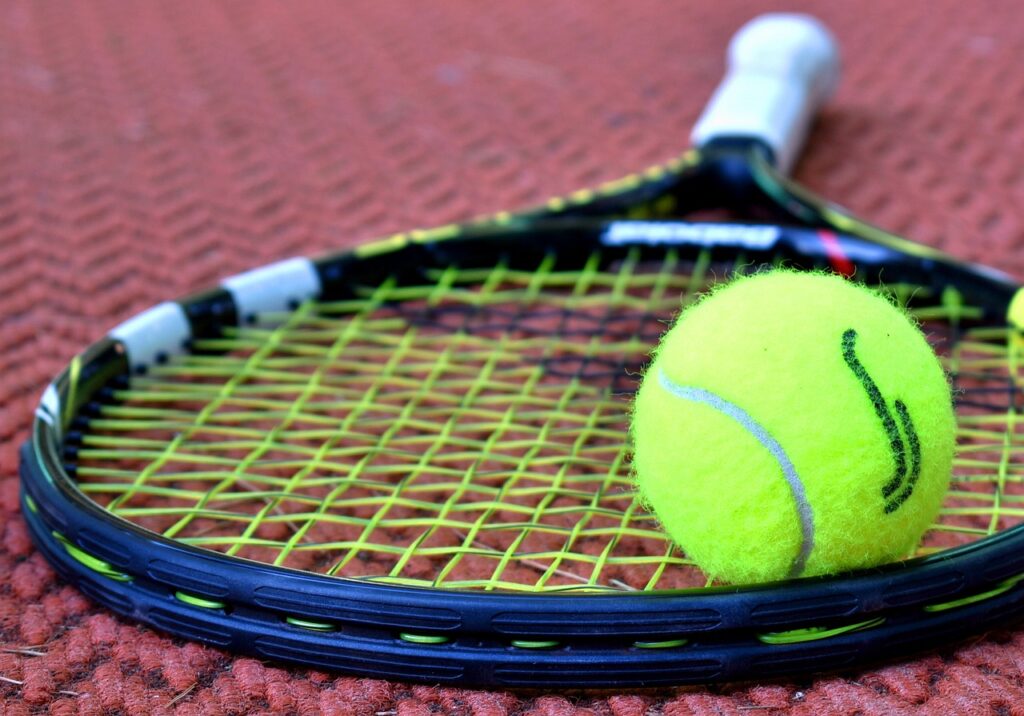 tennis, racket, tennis ball-3552164.jpg